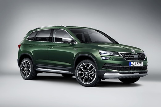 Skoda Karoq Scout
Karoq Scout będzie oferowany w trzech wersjach silnikowych: jednej benzynowej - 1.5 TSI o mocy 150 KM oraz dwóch wysokoprężnych 2.0 TDI 150 KM lub 190 KM.
Fot. SKoda Skoda Karoq Scout
Karoq Scout będzie oferowany w trzech wersjach silnikowych: jednej benzynowej - 1.5 TSI o mocy 150 KM oraz dwóch wysokoprężnych 2.0 TDI 150 KM lub 190 KM.
Fot. SKoda