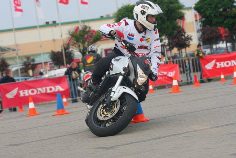 Honda Gymkhana 2012 - podejmij wyzwanie i wygraj skuter Honda PCX Honda Gymkhana 2012 - podejmij wyzwanie i wygraj skuter Honda PCX
