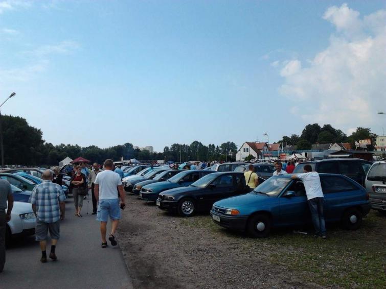 Niedziela na bydgoskiej giełdzie samochodowej Niedziela na bydgoskiej giełdzie samochodowej