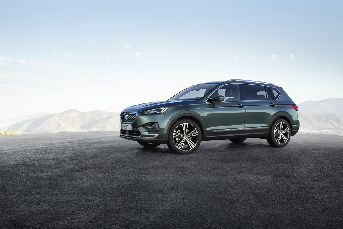 Seat Tarraco
SEAT debiutuje z największym SUV-em w swojej gamie modelowej. Tarraco, zapowiedź nowej linii stylistycznej producenta, będzie dostępny z silnikami 1.5 TSI oraz 2.0 TDI, a także w wersjach Style i Xcellence.
Fot. Seat Seat Tarraco
SEAT debiutuje z największym SUV-em w swojej gamie modelowej. Tarraco, zapowiedź nowej linii stylistycznej producenta, będzie dostępny z silnikami 1.5 TSI oraz 2.0 TDI, a także w wersjach Style i Xcellence.
Fot. Seat