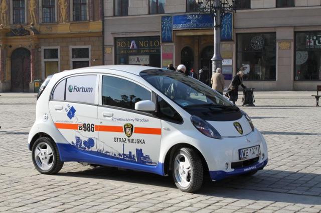 Elektryczne Mitsubishi iMiEV wyjechało na polskie ulice