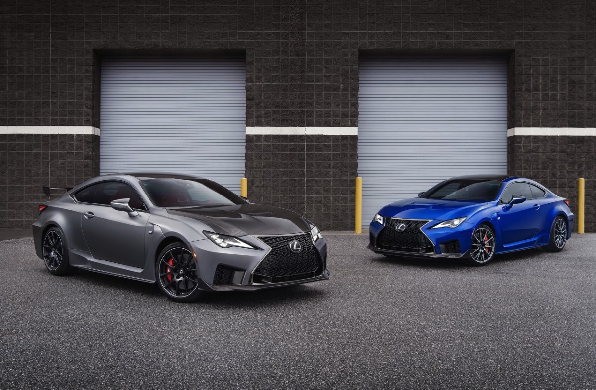 Lexus RC F
Zmodernizowany Lexus RC F na 2020 rok debiutuje na targach NAIAS w Detroit. Nowa odsłona sportowego coupe ma teraz lepsze osiągi i odświeżony design, a w gamie modelu pojawia się limitowana wyczynowa edycja Track Edition.
Fot. Lexus Lexus RC F
Zmodernizowany Lexus RC F na 2020 rok debiutuje na targach NAIAS w Detroit. Nowa odsłona sportowego coupe ma teraz lepsze osiągi i odświeżony design, a w gamie modelu pojawia się limitowana wyczynowa edycja Track Edition.
Fot. Lexus
