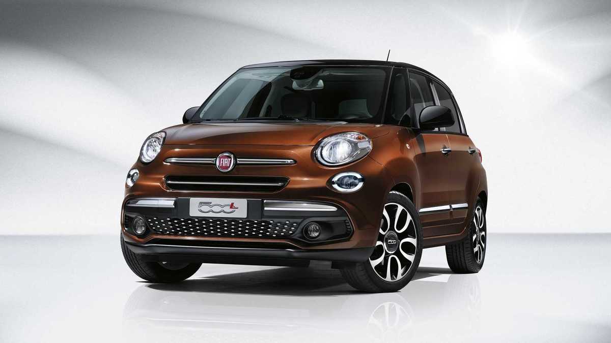 Fiat 500L
Bez zmian pozostaje oferta jednostek napędowych. Do wyboru są benzynowe silniki 0.9 TwinAir (105 KM), 1.4 T-Jet (118 KM) i 1.4 (98 KM) oraz wysokoprężne – 1.3 MultiJet (95 KM) i 1.6 MultiJet (120 KM). Pozostawiono również również motory– 1.4 T-Jet LPG i 0.9 TwinAir CNG.
Fot. Fiat Fiat 500L
Bez zmian pozostaje oferta jednostek napędowych. Do wyboru są benzynowe silniki 0.9 TwinAir (105 KM), 1.4 T-Jet (118 KM) i 1.4 (98 KM) oraz wysokoprężne – 1.3 MultiJet (95 KM) i 1.6 MultiJet (120 KM). Pozostawiono również również motory– 1.4 T-Jet LPG i 0.9 TwinAir CNG.
Fot. Fiat