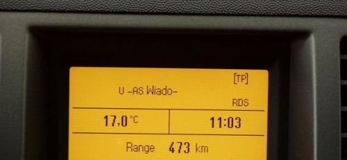 Fot. R. Polit: W wielu samochodach fabrycznie montuje się czujniki temperatury zewnętrznej. W zimie ostrzegają one kierowcę o możliwości wystąpienia oblodzenia jezdni. Fot. R. Polit: W wielu samochodach fabrycznie montuje się czujniki temperatury zewnętrznej. W zimie ostrzegają one kierowcę o możliwości wystąpienia oblodzenia jezdni.