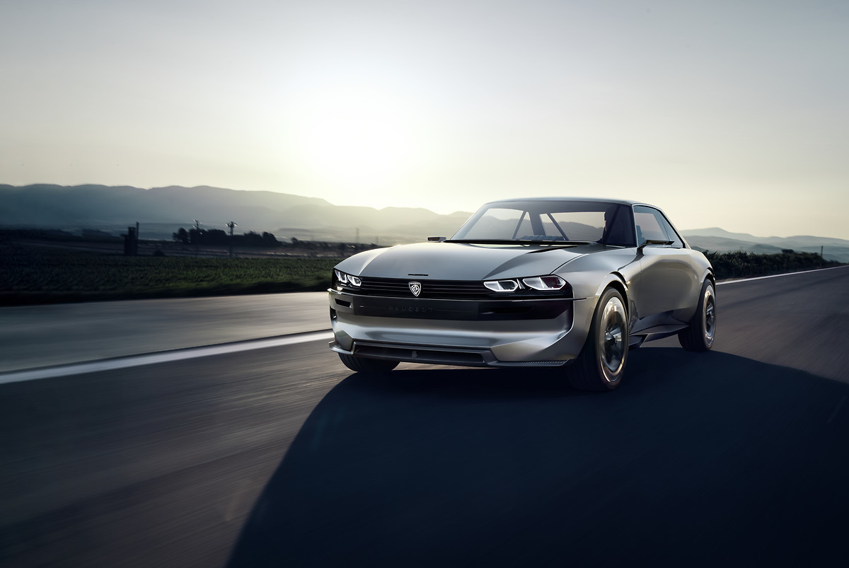 Peugeot e-Legend
Za napęd na cztery koła odpowiada układ o sumarycznej mocy ponad 460 KM i maksymalnym momencie obrotowym 800 Nm. Akumulatory mają pojemność 100 kWh. Koncept do 100 km/h przyspiesza w 4 sekundy, a jego prędkość maksymalna to 220 km/h. Pełne naładowanie ma wystarczyć na przejechanie 600 km.
Fot. Peugeot Peugeot e-Legend
Za napęd na cztery koła odpowiada układ o sumarycznej mocy ponad 460 KM i maksymalnym momencie obrotowym 800 Nm. Akumulatory mają pojemność 100 kWh. Koncept do 100 km/h przyspiesza w 4 sekundy, a jego prędkość maksymalna to 220 km/h. Pełne naładowanie ma wystarczyć na przejechanie 600 km.
Fot. Peugeot