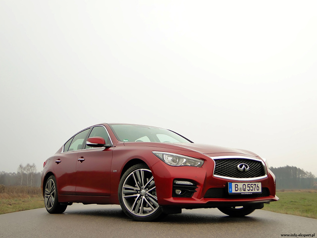 Infiniti Q50 2.2D Sport Tech
Rynek samochodów premium i luksusowych jest obecnie jednym z najszybciej rozwijających się segmentów motoryzacyjnych w Polsce. Wraz ze wzrostem popularności takich pojazdów coraz częściej wieloletnią dominację niemieckiego trio: Audi, BMW i Mercedesa próbują osłabiać kolejni konkurenci: Jaguar, Lexus lub Infiniti.
Fot. Dariusz Wołoszka – INFO-EKSPERT Infiniti Q50 2.2D Sport Tech
Rynek samochodów premium i luksusowych jest obecnie jednym z najszybciej rozwijających się segmentów motoryzacyjnych w Polsce. Wraz ze wzrostem popularności takich pojazdów coraz częściej wieloletnią dominację niemieckiego trio: Audi, BMW i Mercedesa próbują osłabiać kolejni konkurenci: Jaguar, Lexus lub Infiniti.
Fot. Dariusz Wołoszka – INFO-EKSPERT