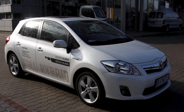 Testujemy: Toyota Auris HSD - cyborg na kołach Testujemy: Toyota Auris HSD - cyborg na kołach