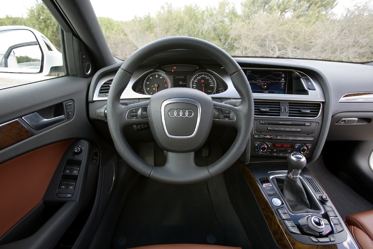 Ауди а4 1.8 2008. Audi a4 Interior 2012. Audi a4 2009 салон. Audi a4 b8 2008 1.8. Ауди а4 универсал салон.