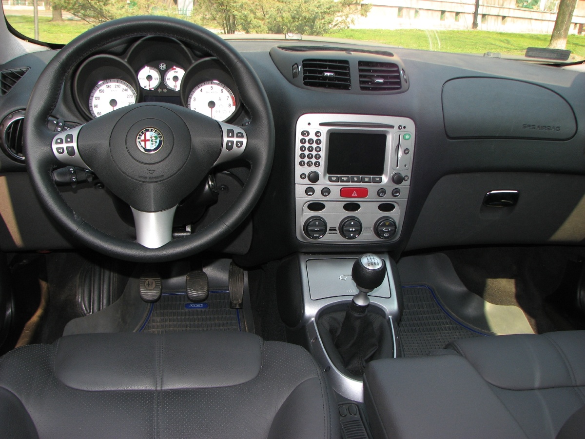 alfa-romeo-gt-3-2-240-km015.1200.jpg