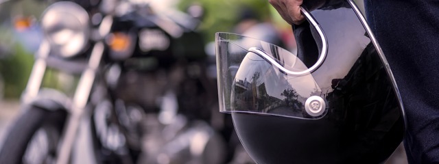 Trzecią część przeglądu segmentu 125 ccm poświęcamy produktom firm Romet i Junak. Obaj producenci kuszą stosunkowo niskimi cenami swoich modeli. Mają też całkiem szeroką ofertę, w której każdy powinien znaleźć coś dla siebie. Obaj odwołują się też do tradycji polskiej motoryzacji.
Fot. materiały prasowe Trzecią część przeglądu segmentu 125 ccm poświęcamy produktom firm Romet i Junak. Obaj producenci kuszą stosunkowo niskimi cenami swoich modeli. Mają też całkiem szeroką ofertę, w której każdy powinien znaleźć coś dla siebie. Obaj odwołują się też do tradycji polskiej motoryzacji.
Fot. materiały prasowe