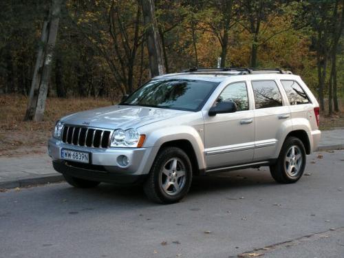 Fot. Ryszard Polit: Jeep Grand Cherokee – wzorzec auta rekreacyjno-terenowego ma już coraz więcej konkurentów, którzy starają się podważyć jego pozycję. Fot. Ryszard Polit: Jeep Grand Cherokee – wzorzec auta rekreacyjno-terenowego ma już coraz więcej konkurentów, którzy starają się podważyć jego pozycję.