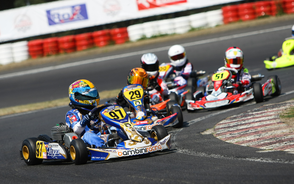 Ostatnia odsłona kartingowej serii Rok Cup Poland 2018 miała miejsce na torze Wallrav Racing Center w Starym Kisielinie niedaleko Zielonej Góry. Rywalizacja w każdej z pięciu kategorii była niezwykle zacięta, a często toczyła się do końcowych metrów ostatniego wyścigu.
Fot. Rok Cup Poland Ostatnia odsłona kartingowej serii Rok Cup Poland 2018 miała miejsce na torze Wallrav Racing Center w Starym Kisielinie niedaleko Zielonej Góry. Rywalizacja w każdej z pięciu kategorii była niezwykle zacięta, a często toczyła się do końcowych metrów ostatniego wyścigu.
Fot. Rok Cup Poland