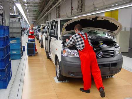 Fot. W. Wylegalski: VW Poznań jest jedną z wielu firm korzystających z agencji pracy tymczasowej. Fot. W. Wylegalski: VW Poznań jest jedną z wielu firm korzystających z agencji pracy tymczasowej.