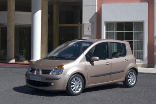 Fot. Renault: Modus to najnowszy produkt Renaulta, przeznaczony do poruszania się w mieście. Modus wykorzystuje płytę podłogową opracowaną wspólnie z Nissanem. Fot. Renault: Modus to najnowszy produkt Renaulta, przeznaczony do poruszania się w mieście. Modus wykorzystuje płytę podłogową opracowaną wspólnie z Nissanem.
