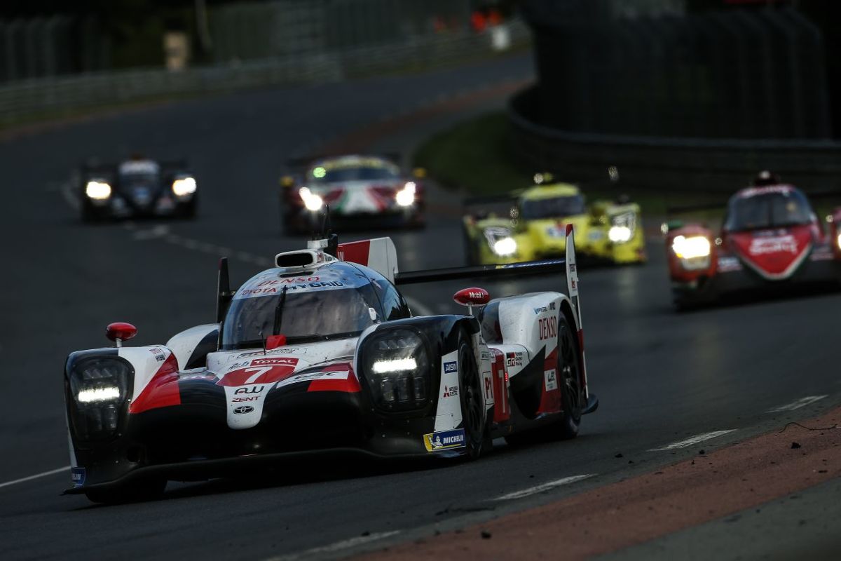Zespół TOYOTA GAZOO Racing wygrał 87. edycję 24-godzinnego wyścigu w Le Mans, zajmując dwa pierwsze miejsca na mecie ostatniej rundy mistrzostw świata w wyścigach długodystansowych (WEC).
Fot. Toyota Zespół TOYOTA GAZOO Racing wygrał 87. edycję 24-godzinnego wyścigu w Le Mans, zajmując dwa pierwsze miejsca na mecie ostatniej rundy mistrzostw świata w wyścigach długodystansowych (WEC).
Fot. Toyota