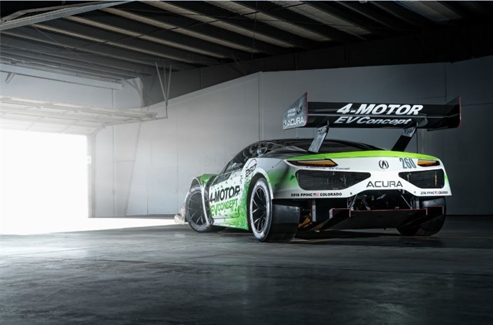 Honda NSX EV Concept.
Dzięki zastosowaniu na każdej osi dwóch oddzielnych silników elektrycznych, stanowiących trzon układu Sport Hybrid SH-ASD, moment obrotowy może być przekazywany w pełni niezależnie na każde z kół.
Fot. Honda Honda NSX EV Concept.
Dzięki zastosowaniu na każdej osi dwóch oddzielnych silników elektrycznych, stanowiących trzon układu Sport Hybrid SH-ASD, moment obrotowy może być przekazywany w pełni niezależnie na każde z kół.
Fot. Honda