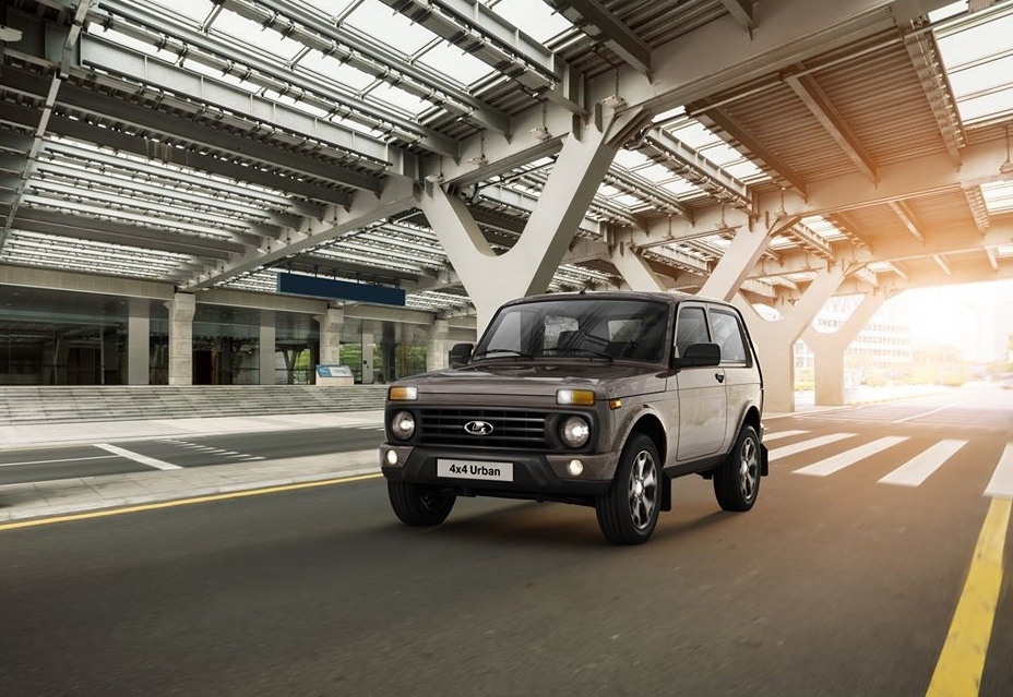 Łada 4x4, to kontynuatorka modelu Niwa (2120), którego produkcję rozpoczęto w 1977 roku. Fot. Lada Łada 4x4, to kontynuatorka modelu Niwa (2120), którego produkcję rozpoczęto w 1977 roku. Fot. Lada