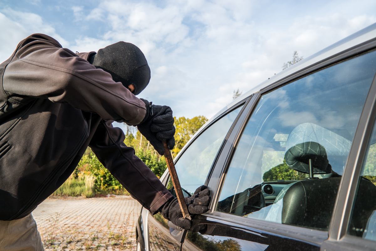 Jak się ochronić przed kradzieżą auta?
