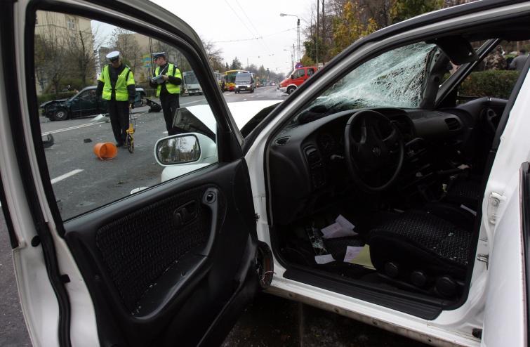 Wypadek samochodowy - sprawdź co robić, gdy do niego dojdzie Wypadek samochodowy - sprawdź co robić, gdy do niego dojdzie