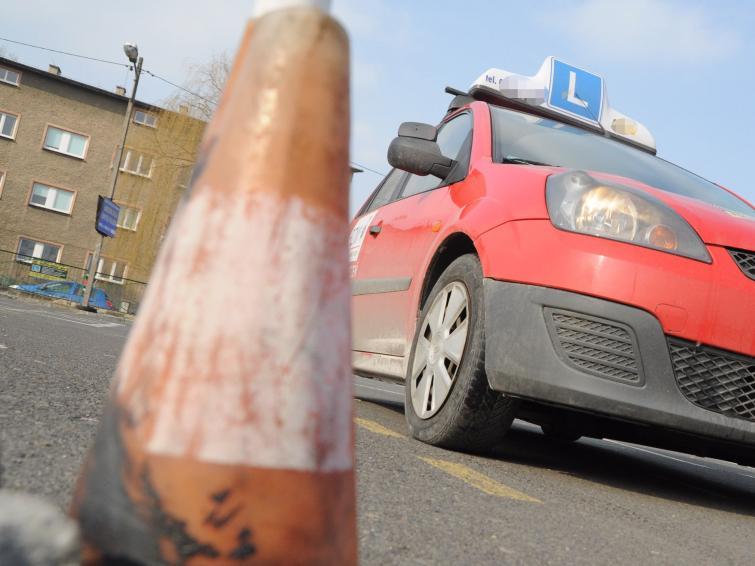 Wypadek podczas egzaminu na prawo jazdy. Zobacz film Wypadek podczas egzaminu na prawo jazdy. Zobacz film