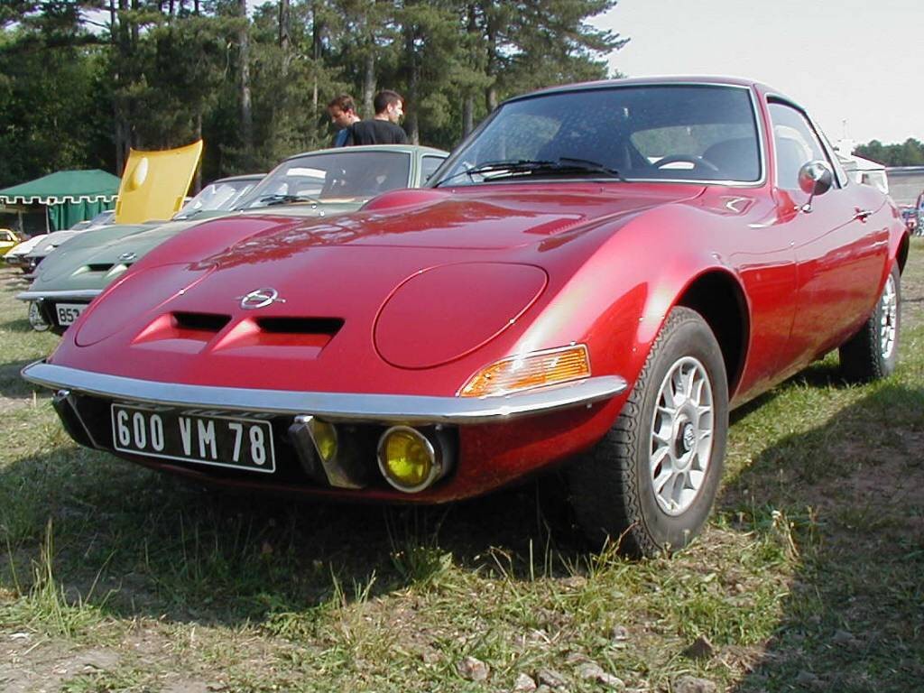 Opel GT to dwudrzwiowe coupe produkowane od 1968 do 1973 roku / Fot. Opel Opel GT to dwudrzwiowe coupe produkowane od 1968 do 1973 roku / Fot. Opel