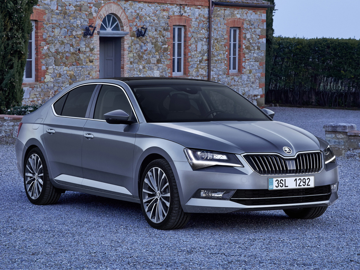Skoda Superb III
Od marca 2015 roku sprzedano już ponad 100 000 egzemplarzy najnowszego, trzeciego wydania tego jednego z największych bestsellerów samochodowej klasy średniej.
Fot. Skoda Skoda Superb III
Od marca 2015 roku sprzedano już ponad 100 000 egzemplarzy najnowszego, trzeciego wydania tego jednego z największych bestsellerów samochodowej klasy średniej.
Fot. Skoda