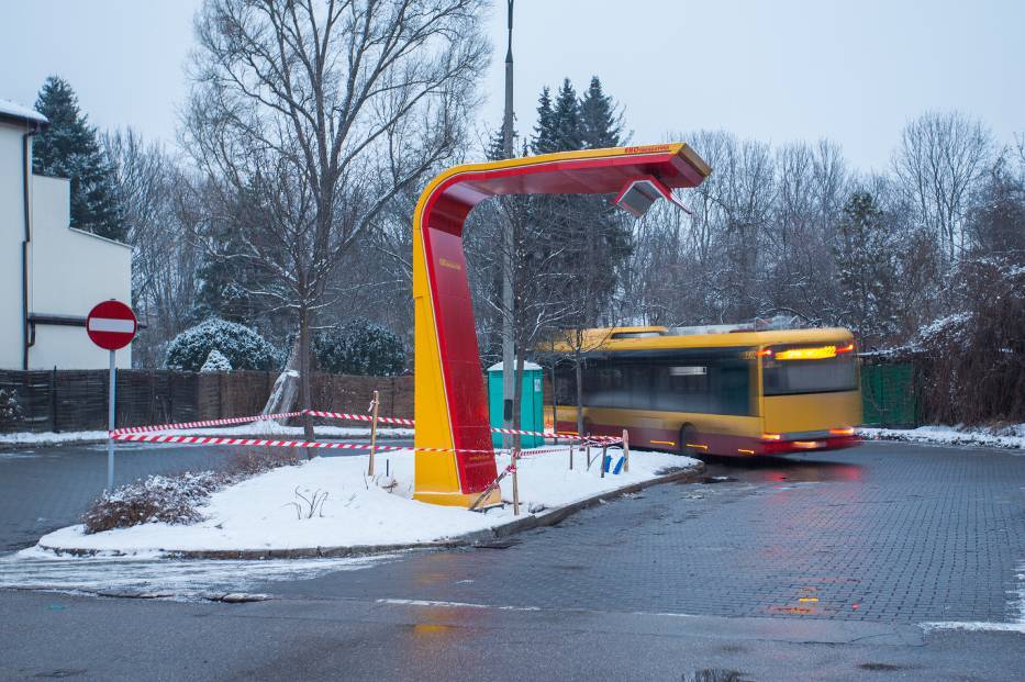 Pierwsza stacja do ładowania pantografowego powstała w Warszawie na Mokotowie. To jednak dopiero początek elektrycznej rewolucji.
Fot. Damian Kiujawa Pierwsza stacja do ładowania pantografowego powstała w Warszawie na Mokotowie. To jednak dopiero początek elektrycznej rewolucji.
Fot. Damian Kiujawa