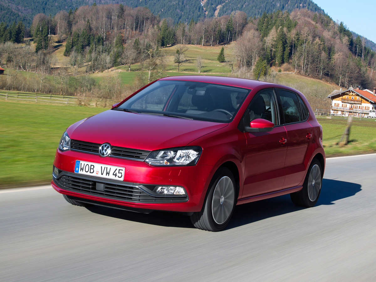 Obecnie na rynku obecna jest piąta generacja auta, która zadebiutowała w 2008 roku. W 2014 roku auto przeszło face-lifting / Fot. Volkswagen Obecnie na rynku obecna jest piąta generacja auta, która zadebiutowała w 2008 roku. W 2014 roku auto przeszło face-lifting / Fot. Volkswagen
