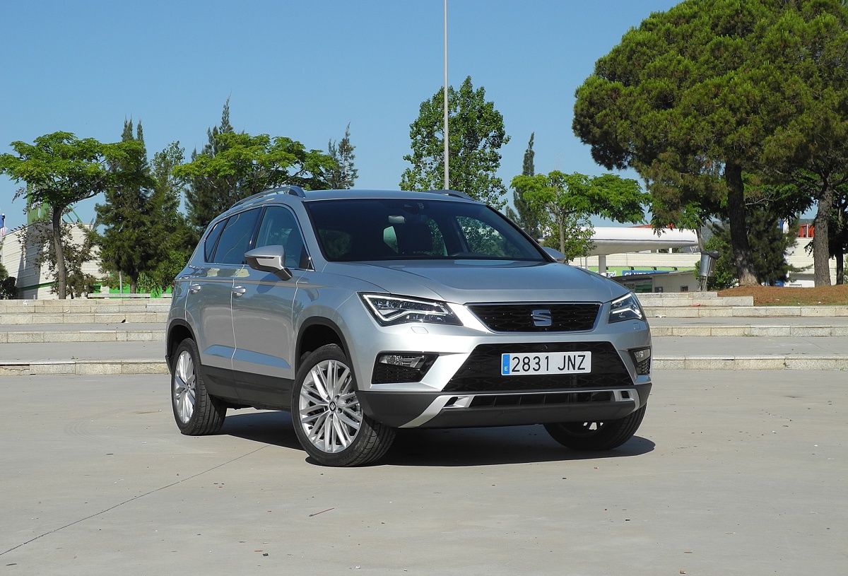 Seat Ateca
Nabywcy mogą wybierać również między trzema skrzyniami biegów: sześciobiegową manualną oraz dwiema automatycznymi DSG - sześcio- lub siedmiostopniową. Napęd 4x4, który znalazł zastosowanie w modelu Ateca, to rozwiązanie oparte na systemie Haldex piątej generacji.
Fot. Wojciech Frelichowski Seat Ateca
Nabywcy mogą wybierać również między trzema skrzyniami biegów: sześciobiegową manualną oraz dwiema automatycznymi DSG - sześcio- lub siedmiostopniową. Napęd 4x4, który znalazł zastosowanie w modelu Ateca, to rozwiązanie oparte na systemie Haldex piątej generacji.
Fot. Wojciech Frelichowski