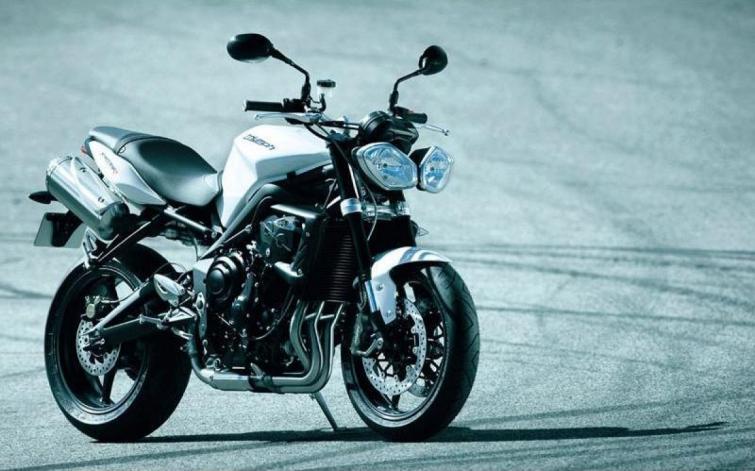 Triumph Street Triple: nowy naked już wkrótce Triumph Street Triple: nowy naked już wkrótce