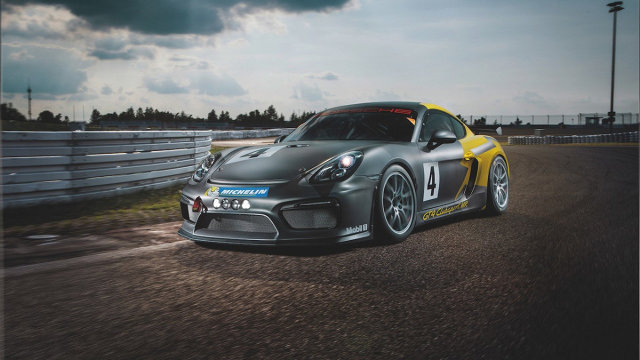 Porsche Cayman GT4 Clubsport MR
Auto z 1340 kg zostało odchudzone do 1300 kg. Taki wynik udało się uzyskać m.in. dzięki zastosowaniu włókna węglowego. Z tego materiału wykonano m.in. drzwi oraz klapy.
Fot. Manthey Racing Porsche Cayman GT4 Clubsport MR
Auto z 1340 kg zostało odchudzone do 1300 kg. Taki wynik udało się uzyskać m.in. dzięki zastosowaniu włókna węglowego. Z tego materiału wykonano m.in. drzwi oraz klapy.
Fot. Manthey Racing