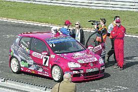W Poznaniu Zbigniew Szwagierczak był trzeci, w Brnie wygrał i teraz jest liderem Volkswagen Castrol Cup. W Poznaniu Zbigniew Szwagierczak był trzeci, w Brnie wygrał i teraz jest liderem Volkswagen Castrol Cup.