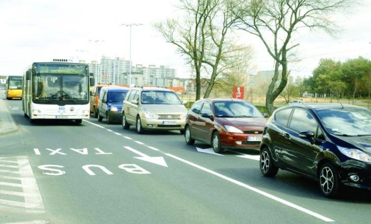 Kierowcy są wściekli: - Busy jadą, auta stoją! Kierowcy są wściekli: - Busy jadą, auta stoją!