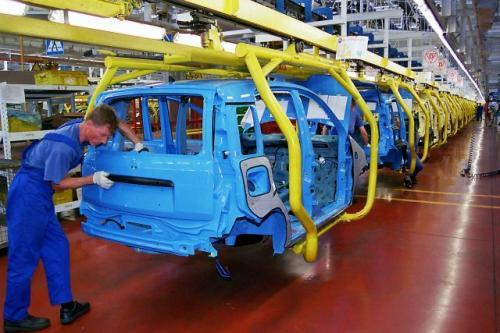 Największym producentem samochodów w Polsce jest Fiat. Na zdjęciu zakład w Tychach.
