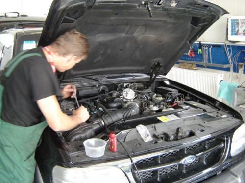 Fot. archiwum: Założenie instalacji gazowej do nowego samochodu wielu marek może wiązać się z utratą gwarancji mechanicznej. Tylko nieliczne marki zezwalają na montowanie instalacji LPG bez ryzyka. Fot. archiwum: Założenie instalacji gazowej do nowego samochodu wielu marek może wiązać się z utratą gwarancji mechanicznej. Tylko nieliczne marki zezwalają na montowanie instalacji LPG bez ryzyka.