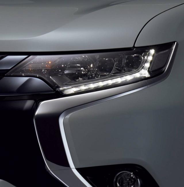 Mitsubishi Outlander PHEV 2016. Jakie zmiany wprowadzono