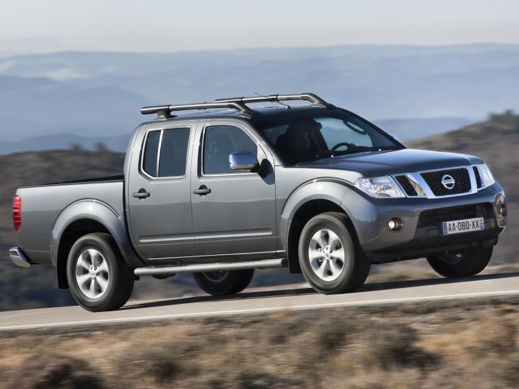 Nissan Navara - tysiące aut do serwisu, bo mogą im odpaść koła Nissan Navara - tysiące aut do serwisu, bo mogą im odpaść koła