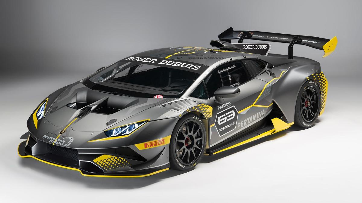 Lamborghini Huracan Super Trofeo Evo
Za napęd Lamborghini Huracan Super Trofeo Evo odpowiada wolnossąca jednostka V10 o pojemności 5,2 l dostarczająca 620 KM. Napęd na tylną oś przenosi sześciostopniowa, sekwencyjna skrzynia biegów. Pojawił się także nowy układ wydechowy.
fot. Lamborghini Lamborghini Huracan Super Trofeo Evo
Za napęd Lamborghini Huracan Super Trofeo Evo odpowiada wolnossąca jednostka V10 o pojemności 5,2 l dostarczająca 620 KM. Napęd na tylną oś przenosi sześciostopniowa, sekwencyjna skrzynia biegów. Pojawił się także nowy układ wydechowy.
fot. Lamborghini