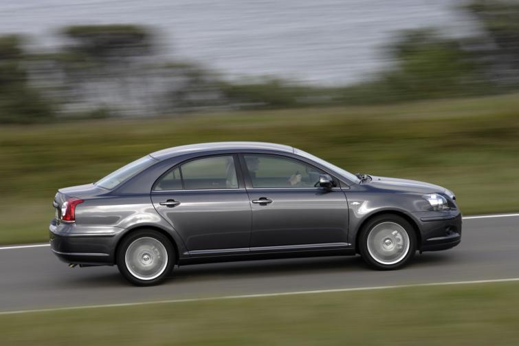 Toyota Avensis – uwaga na możliwą awarię układu paliwowego Toyota Avensis – uwaga na możliwą awarię układu paliwowego
