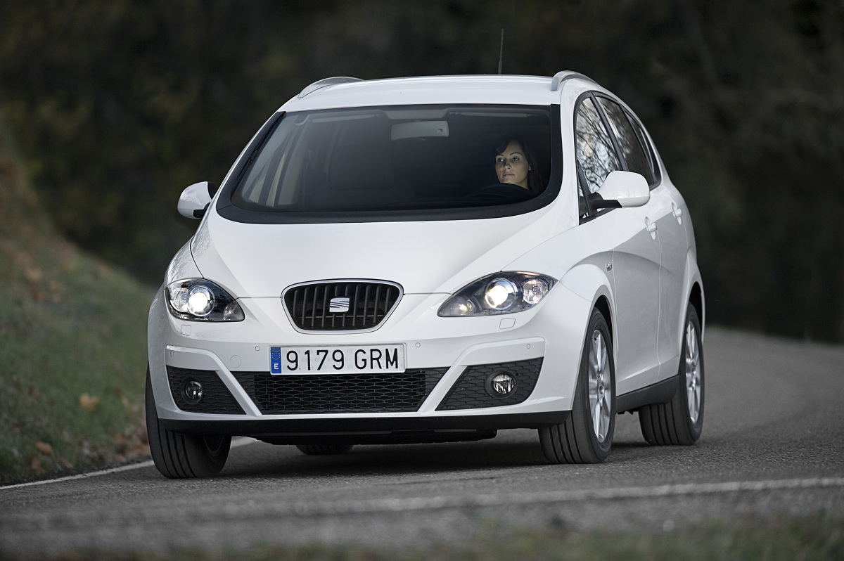 Seat Altea / Fot. Seat
Altea oraz jej powiększona wersja Altea XL wciąż są utrzymywane w produkcji. Z racji coraz mniejszego zainteresowania wycofano je z wybranych rynków. Brytyjski autocar.co.uk poinformował, że dni modelu Altea zostały definitywnie policzone. Seat Altea / Fot. Seat
Altea oraz jej powiększona wersja Altea XL wciąż są utrzymywane w produkcji. Z racji coraz mniejszego zainteresowania wycofano je z wybranych rynków. Brytyjski autocar.co.uk poinformował, że dni modelu Altea zostały definitywnie policzone.