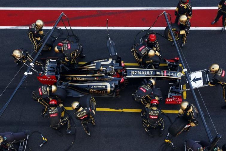 Testy Formuły 1 w Barcelonie – Heidfeld ćwiczył pit stopy Testy Formuły 1 w Barcelonie – Heidfeld ćwiczył pit stopy