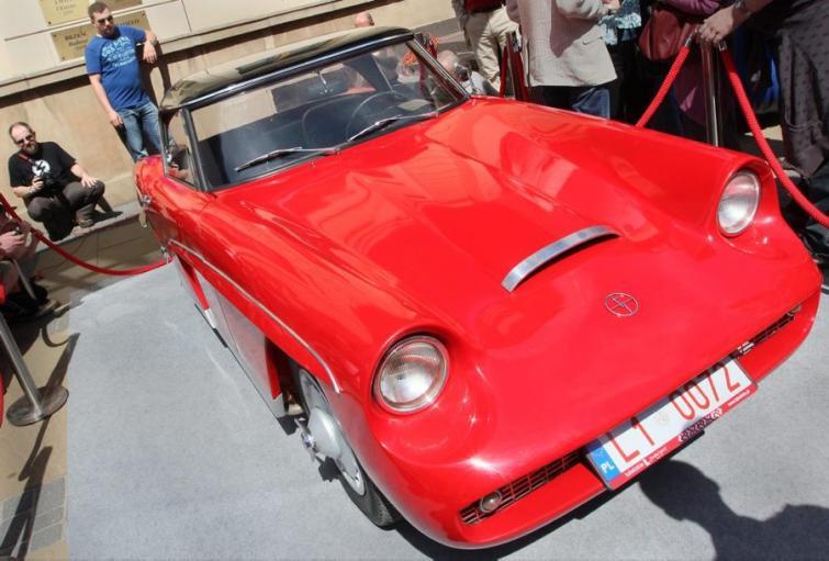 Święto motoryzacji - Syrena Sport i 51 innych zabytków. Zdjęcia Święto motoryzacji - Syrena Sport i 51 innych zabytków. Zdjęcia