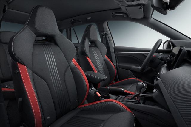 Nowa Skoda Kamiq Monte Carlo zostanie zaprezentowana podczas targów motoryzacyjnych IAA we Frankfurcie, w dniach 10–22 września. Pierwsze egzemplarze Skody Kamiq o sportowym charakterze będą dostępne dla klientów w Polsce na początku 2020 r. Nowa Skoda Kamiq Monte Carlo zostanie zaprezentowana podczas targów motoryzacyjnych IAA we Frankfurcie, w dniach 10–22 września. Pierwsze egzemplarze Skody Kamiq o sportowym charakterze będą dostępne dla klientów w Polsce na początku 2020 r.