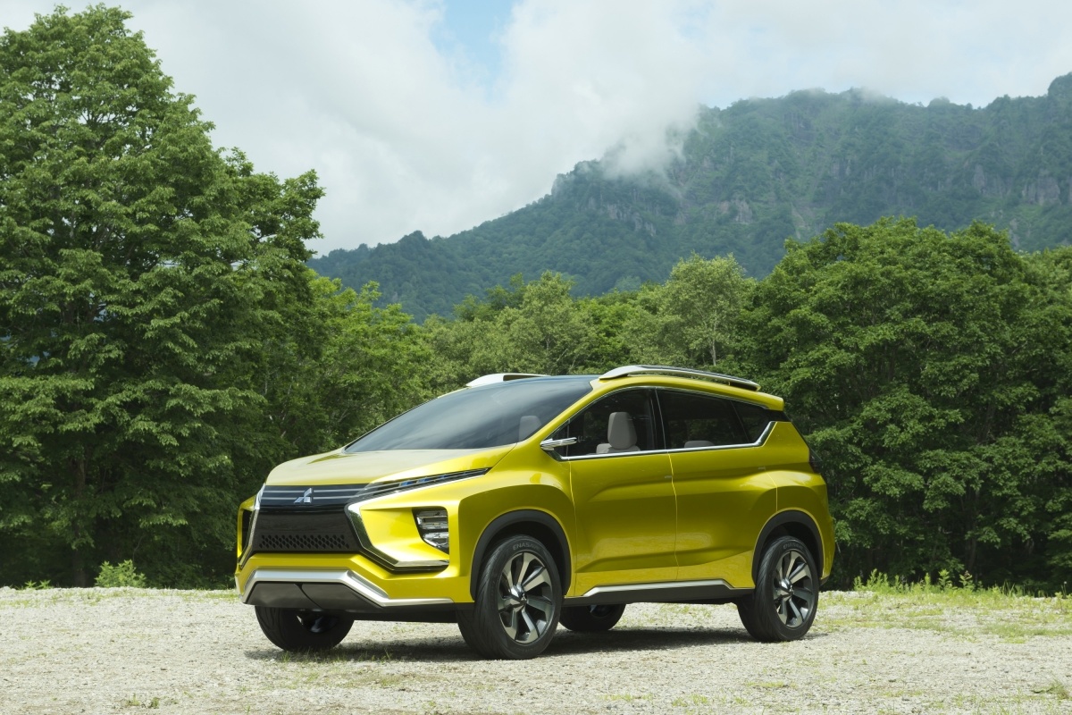 Mitsubishi XM Concept
Mitsubishi XM Concept wyróżnia się szerokim nadwoziem mogącym pomieścić 7 pasażerom. Przód samochodu został zaprojektowany zgodnie z nową stylistyką Mitsubishi - Dynamic Shield, która podkreśla wysoki poziom bezpieczeństwa pasażerów i samego auta.
Fot. Mitsubishi Mitsubishi XM Concept
Mitsubishi XM Concept wyróżnia się szerokim nadwoziem mogącym pomieścić 7 pasażerom. Przód samochodu został zaprojektowany zgodnie z nową stylistyką Mitsubishi - Dynamic Shield, która podkreśla wysoki poziom bezpieczeństwa pasażerów i samego auta.
Fot. Mitsubishi