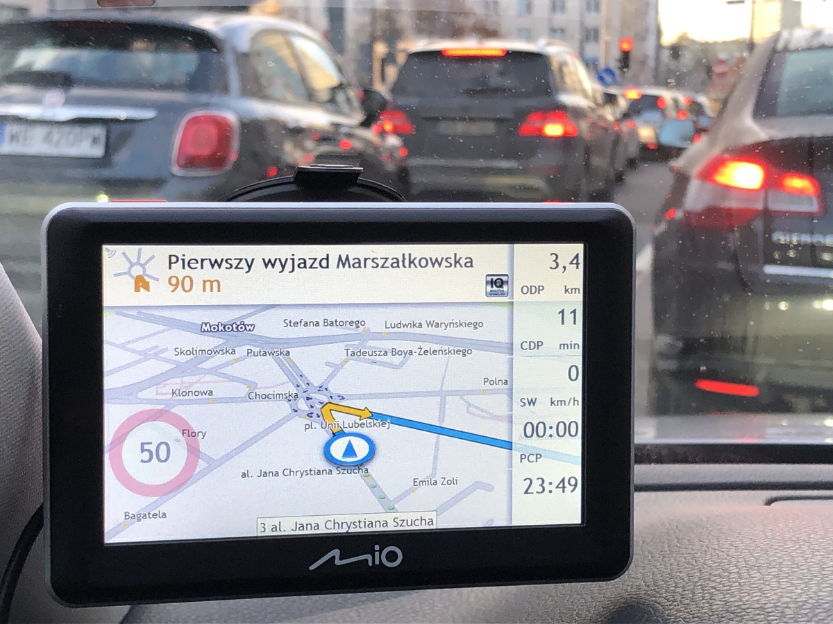 Rynek nawigacji samochodowych pełny jest ofert. Jednak dopiero kilkumiesięczna, intensywna eksploatacja daje nam odpowiedź na pytanie, jak sprawuje się dany produkt? Tym razem postanowiliśmy przyjrzeć się nawigacji Mio Spirit LM 7700.
Fot. Paweł Piątek Rynek nawigacji samochodowych pełny jest ofert. Jednak dopiero kilkumiesięczna, intensywna eksploatacja daje nam odpowiedź na pytanie, jak sprawuje się dany produkt? Tym razem postanowiliśmy przyjrzeć się nawigacji Mio Spirit LM 7700.
Fot. Paweł Piątek