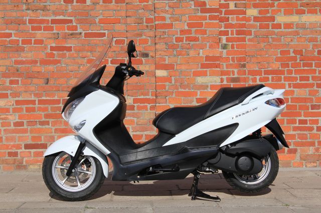Suzuki Burgman 125 ABS / Fot. Karol Biela Suzuki Burgman 125 ABS / Fot. Karol Biela