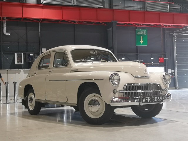 Auto Nostalgia 2020
Gdy kończyła się Auto Nostalgia 2019, nikt nawet nie przypuszczał, że kolejny rok przyniesie aż tyle zmian i zwrotów akcji. Pierwotny, przedwakacyjny termin, ze względów wszystkim znanych, nie miał racji bytu, ale tym razem już nic nie stanęło na przeszkodzie. Jubileuszowa edycja Auto Nostalgia 2020 wystartowała w swej pełnej krasie.
Fot. Kamil Rogala Auto Nostalgia 2020
Gdy kończyła się Auto Nostalgia 2019, nikt nawet nie przypuszczał, że kolejny rok przyniesie aż tyle zmian i zwrotów akcji. Pierwotny, przedwakacyjny termin, ze względów wszystkim znanych, nie miał racji bytu, ale tym razem już nic nie stanęło na przeszkodzie. Jubileuszowa edycja Auto Nostalgia 2020 wystartowała w swej pełnej krasie.
Fot. Kamil Rogala