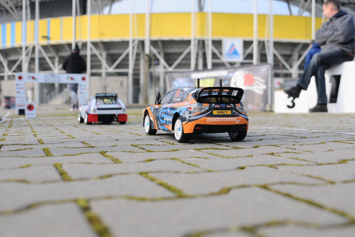 11. Rajd Zimowy zainaugurował sezon Toruńskiej Ligi Rajdowej modeli RC. Pierwszy start dla zespołu Subaru Poland RC Team był niezwykle szczęśliwy, choć zaczęło się pechowo - od urwania koła na drugim oesie / Fot. SPRCT 11. Rajd Zimowy zainaugurował sezon Toruńskiej Ligi Rajdowej modeli RC. Pierwszy start dla zespołu Subaru Poland RC Team był niezwykle szczęśliwy, choć zaczęło się pechowo - od urwania koła na drugim oesie / Fot. SPRCT
