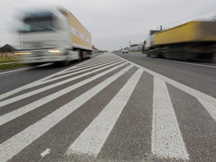 Władze województwa świętokrzyskiego walczą o przebudowę drogi krajowej nr 73 Władze województwa świętokrzyskiego walczą o przebudowę drogi krajowej nr 73