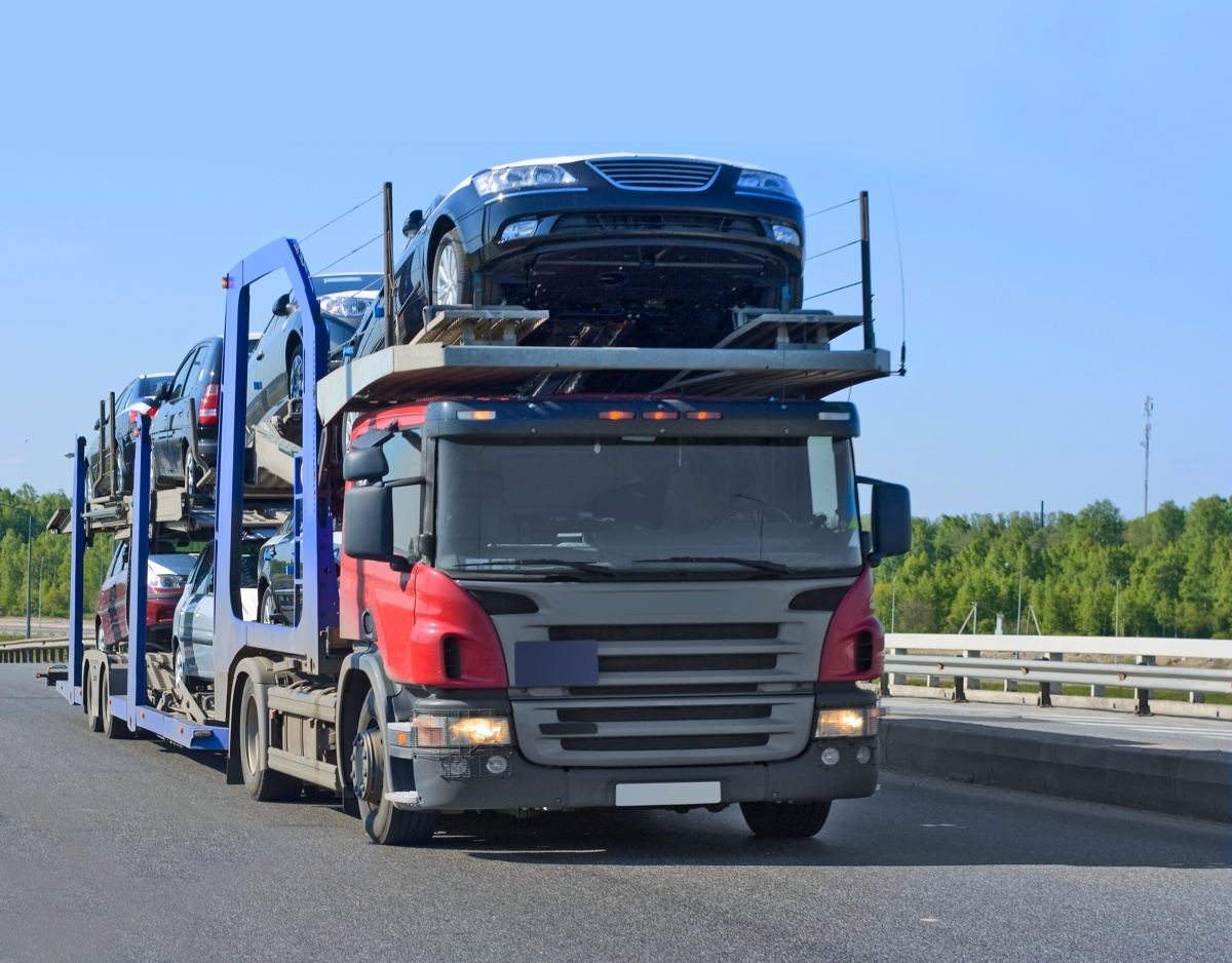 Jak informuje Instytut Badań Rynku Motoryzacyjnego SAMAR, po ośmiu miesiącach 2020 roku spadek importu używanych samochodów w stosunku do poprzedniego roku wynosi ponad 20%. To o 10 punktów procentowych mniej, niż zanotował w tym samym czasie rynek nowych samochodów o dmc do 3,5 tony.
Fot. 123RF Jak informuje Instytut Badań Rynku Motoryzacyjnego SAMAR, po ośmiu miesiącach 2020 roku spadek importu używanych samochodów w stosunku do poprzedniego roku wynosi ponad 20%. To o 10 punktów procentowych mniej, niż zanotował w tym samym czasie rynek nowych samochodów o dmc do 3,5 tony.
Fot. 123RF